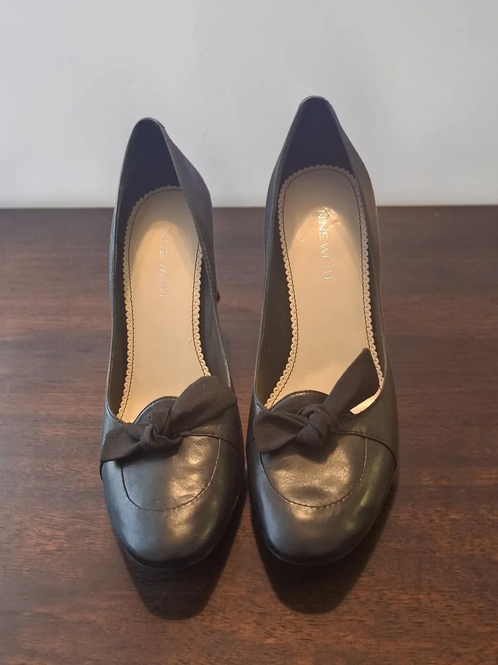 Nine West Black Bow-Accent High Heel Pumps Womens Shoes Size 7 Stiletto Heel